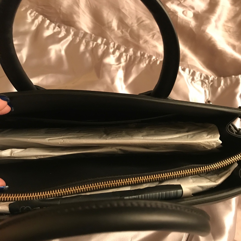 Gorgeous NWT Giuseppe Zanotti Large Ran Buckle Bag - Picture 3 of 8